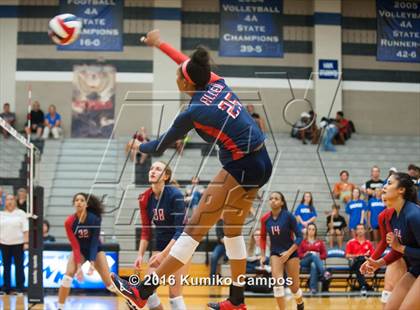 Thumbnail 1 in Allen @ Hebron photogallery.
