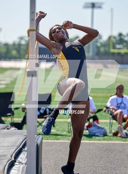 Thumbnail 1 in UIL 6A Track & Field Area 13&14 (High Jump) photogallery.