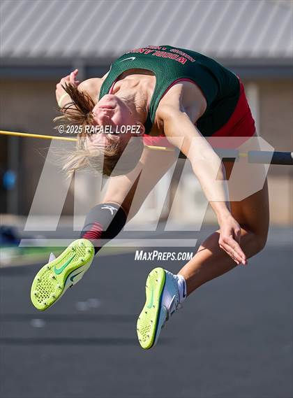 Thumbnail 1 in UIL 6A Track & Field Area 13&14 (High Jump) photogallery.
