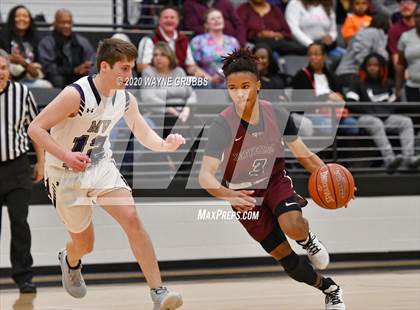 Thumbnail 1 in Jefferson vs. Mt. Vernon (UIL 3A Area Playoff) photogallery.