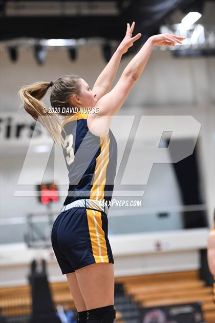 Thumbnail 2 in Santa Monica vs. Crean Lutheran (CIF 3AA Championship) photogallery.