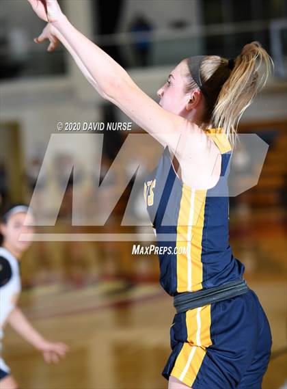 Thumbnail 3 in Santa Monica vs. Crean Lutheran (CIF 3AA Championship) photogallery.