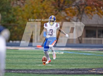Thumbnail 1 in East St. Louis @ Lemont (IHSA Class 6A Quarterfinal) photogallery.