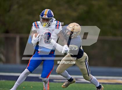 Thumbnail 1 in East St. Louis @ Lemont (IHSA Class 6A Quarterfinal) photogallery.