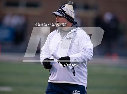 Thumbnail 2 in East St. Louis @ Lemont (IHSA Class 6A Quarterfinal) photogallery.