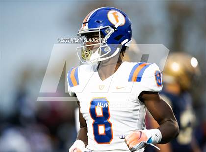 Thumbnail 2 in East St. Louis @ Lemont (IHSA Class 6A Quarterfinal) photogallery.