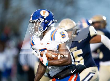 Thumbnail 2 in East St. Louis @ Lemont (IHSA Class 6A Quarterfinal) photogallery.