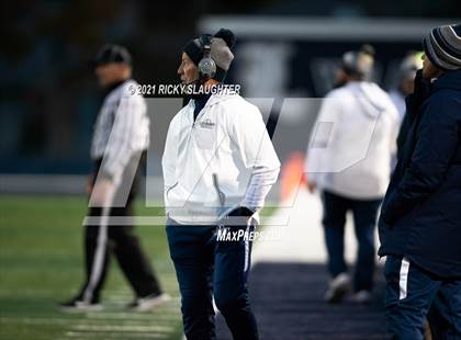 Thumbnail 1 in East St. Louis @ Lemont (IHSA Class 6A Quarterfinal) photogallery.