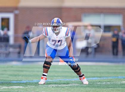 Thumbnail 3 in East St. Louis @ Lemont (IHSA Class 6A Quarterfinal) photogallery.