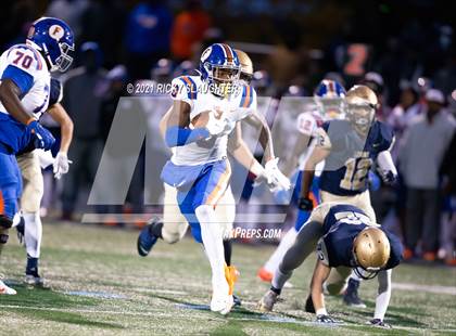 Thumbnail 3 in East St. Louis @ Lemont (IHSA Class 6A Quarterfinal) photogallery.