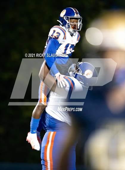 Thumbnail 3 in East St. Louis @ Lemont (IHSA Class 6A Quarterfinal) photogallery.