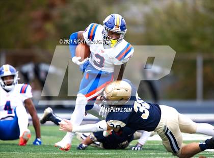 Thumbnail 2 in East St. Louis @ Lemont (IHSA Class 6A Quarterfinal) photogallery.