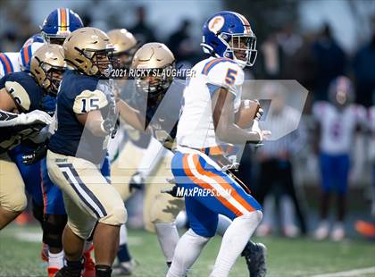 Thumbnail 1 in East St. Louis @ Lemont (IHSA Class 6A Quarterfinal) photogallery.