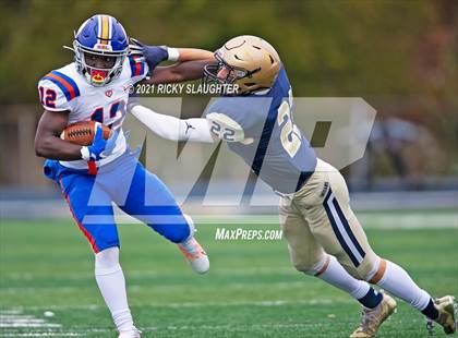 Thumbnail 2 in East St. Louis @ Lemont (IHSA Class 6A Quarterfinal) photogallery.