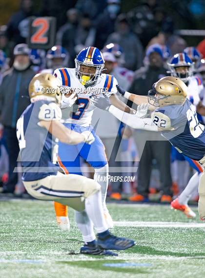 Thumbnail 2 in East St. Louis @ Lemont (IHSA Class 6A Quarterfinal) photogallery.