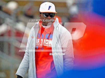 Thumbnail 2 in East St. Louis @ Lemont (IHSA Class 6A Quarterfinal) photogallery.