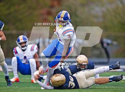 Thumbnail 3 in East St. Louis @ Lemont (IHSA Class 6A Quarterfinal) photogallery.
