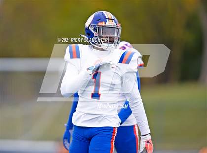Thumbnail 1 in East St. Louis @ Lemont (IHSA Class 6A Quarterfinal) photogallery.