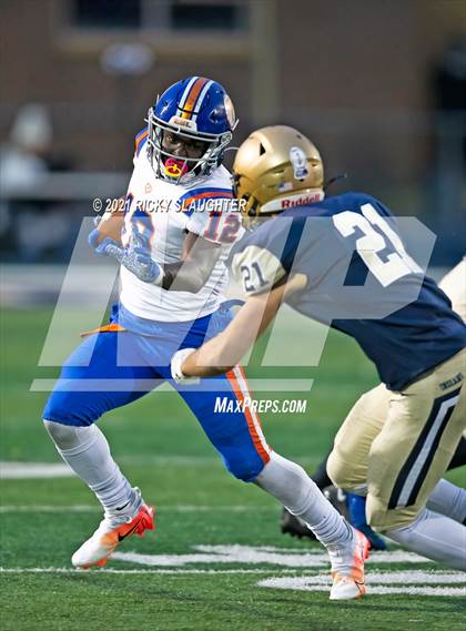 Thumbnail 2 in East St. Louis @ Lemont (IHSA Class 6A Quarterfinal) photogallery.