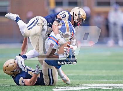 Thumbnail 2 in East St. Louis @ Lemont (IHSA Class 6A Quarterfinal) photogallery.