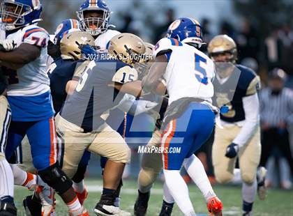 Thumbnail 3 in East St. Louis @ Lemont (IHSA Class 6A Quarterfinal) photogallery.