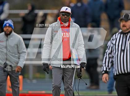 Thumbnail 3 in East St. Louis @ Lemont (IHSA Class 6A Quarterfinal) photogallery.
