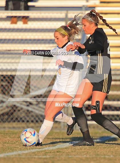 Thumbnail 3 in Laney @ Croatan photogallery.
