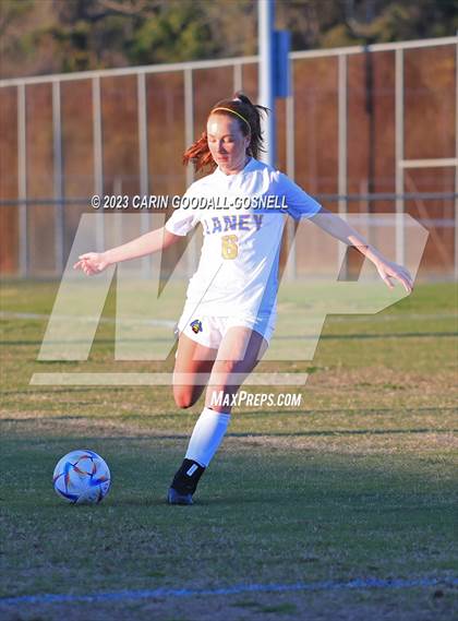 Thumbnail 3 in Laney @ Croatan photogallery.