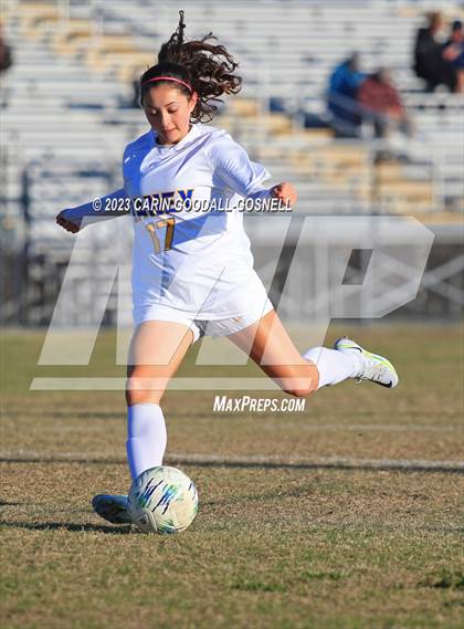 Thumbnail 2 in Laney @ Croatan photogallery.