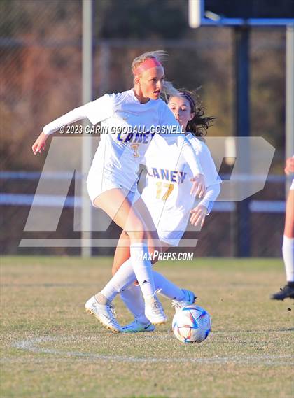 Thumbnail 3 in Laney @ Croatan photogallery.