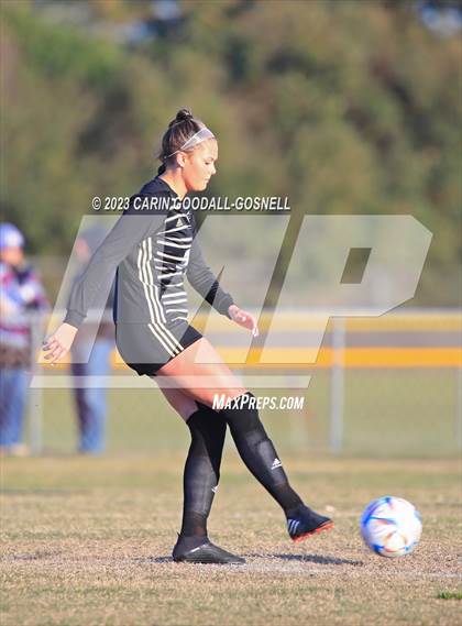 Thumbnail 3 in Laney @ Croatan photogallery.