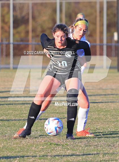 Thumbnail 3 in Laney @ Croatan photogallery.