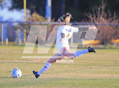Thumbnail 3 in Laney @ Croatan photogallery.