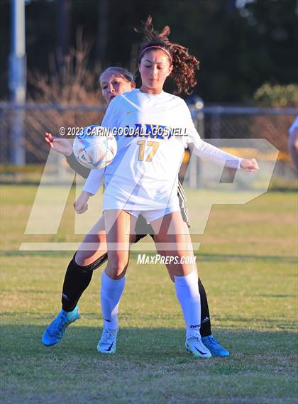 Thumbnail 3 in Laney @ Croatan photogallery.