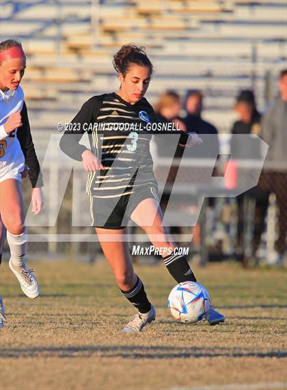 Thumbnail 3 in Laney @ Croatan photogallery.