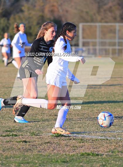 Thumbnail 3 in Laney @ Croatan photogallery.