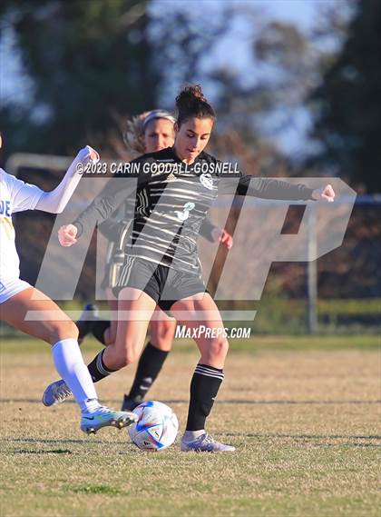 Thumbnail 3 in Laney @ Croatan photogallery.