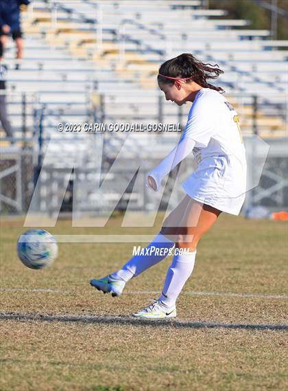 Thumbnail 3 in Laney @ Croatan photogallery.