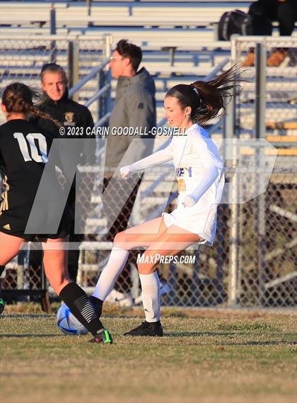 Thumbnail 3 in Laney @ Croatan photogallery.