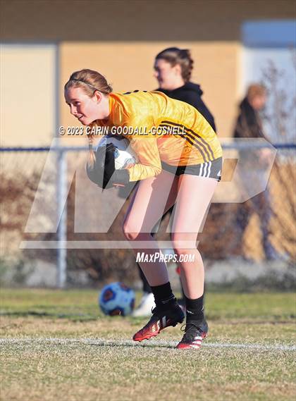 Thumbnail 3 in Laney @ Croatan photogallery.