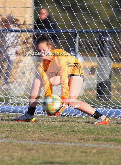 Thumbnail 3 in Laney @ Croatan photogallery.