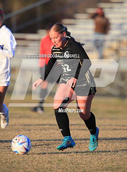 Thumbnail 3 in Laney @ Croatan photogallery.