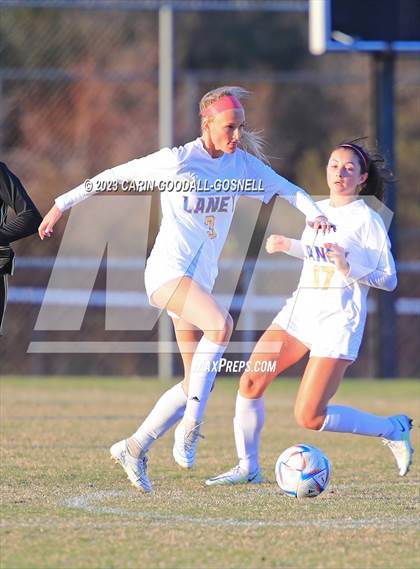 Thumbnail 2 in Laney @ Croatan photogallery.