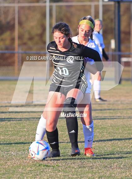 Thumbnail 2 in Laney @ Croatan photogallery.