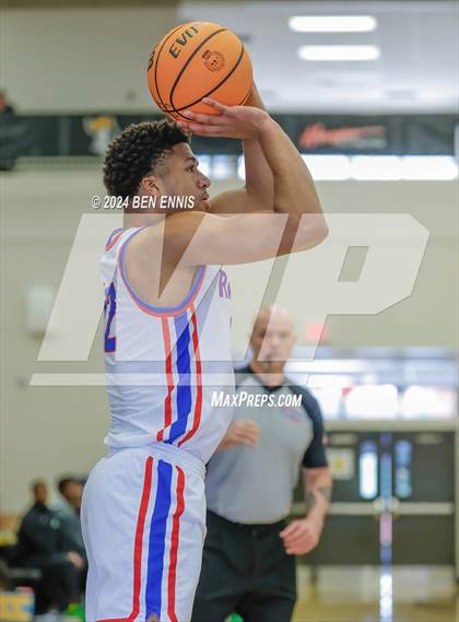 Thumbnail 1 in Riverwood vs. Greenforest (OTR Hoops:  Thanksgiving Showcase) photogallery.