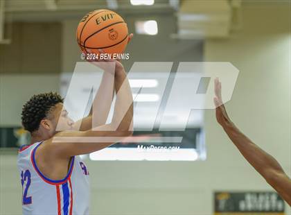 Thumbnail 1 in Riverwood vs. Greenforest (OTR Hoops:  Thanksgiving Showcase) photogallery.