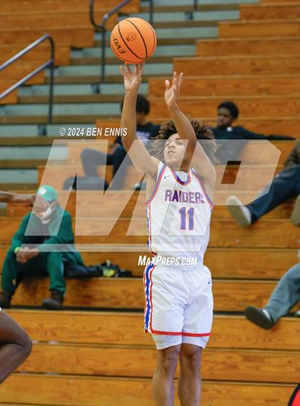 Thumbnail 3 in Riverwood vs. Greenforest (OTR Hoops:  Thanksgiving Showcase) photogallery.