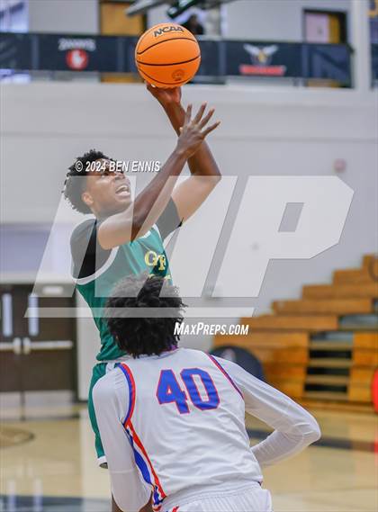 Thumbnail 3 in Riverwood vs. Greenforest (OTR Hoops:  Thanksgiving Showcase) photogallery.