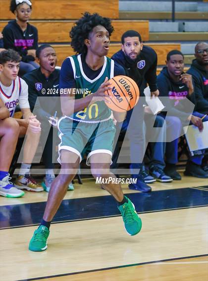 Thumbnail 3 in Riverwood vs. Greenforest (OTR Hoops:  Thanksgiving Showcase) photogallery.