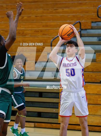 Thumbnail 2 in Riverwood vs. Greenforest (OTR Hoops:  Thanksgiving Showcase) photogallery.